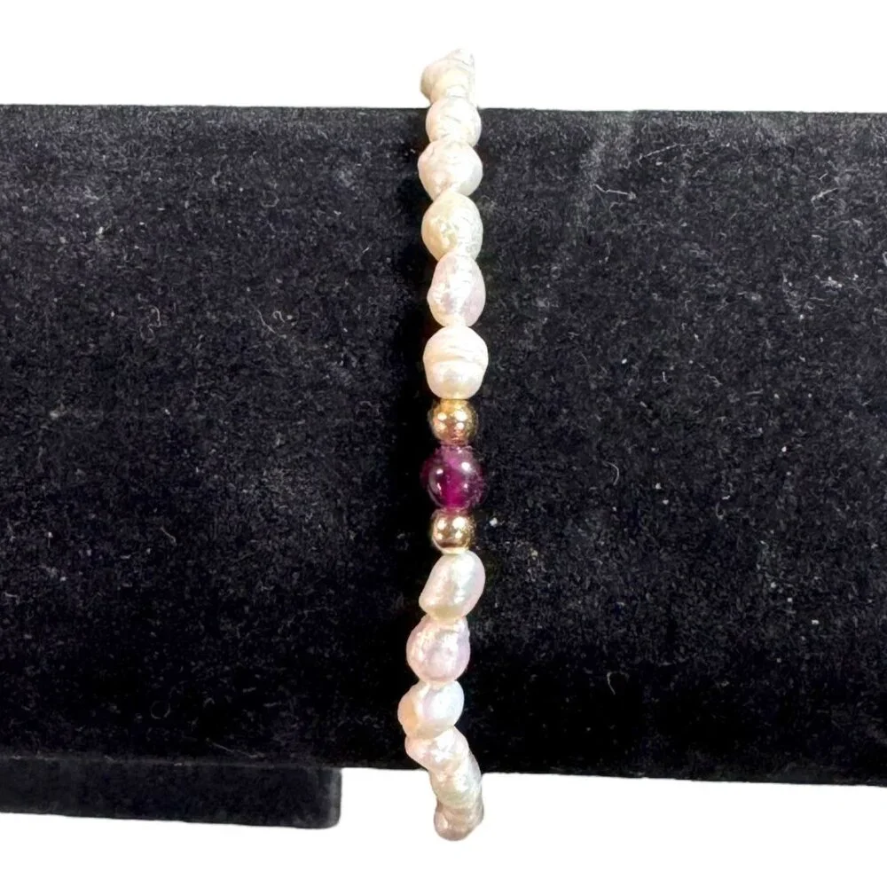 Freshwater Seed Pearl & Garnet Gemstone Beaded Bracelet W/ Gold Accents 7.5" - Picture 2 of 7
